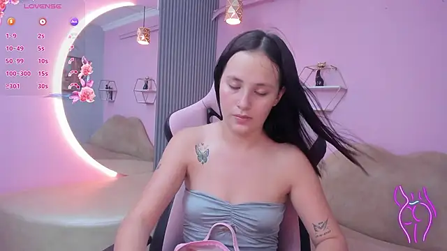 Snapshot of sofi__18_ chatting on 02/02/26, 04:27 sofi 18 online show from 02/02/26, 04:27