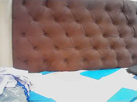 Snapshot of short_girl_ chatting on 10/15/25, 04:29 short girl online show from 10/15/25, 04:29