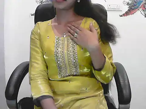 Snapshot of short_girl_ chatting on 06/22/26, 06:16 short girl online show from 06/22/26, 06:16
