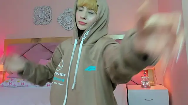 ChloeLaurentt online show from 02/06/26, 01:58