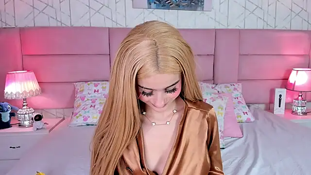 ChloeLaurentt online show from 05/17/26, 12:23