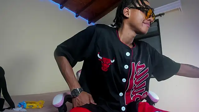 Snapshot of jordan_mm420 chatting on 10/13/25, 08:25 jordan mm420 online show from 10/13/25, 08:25