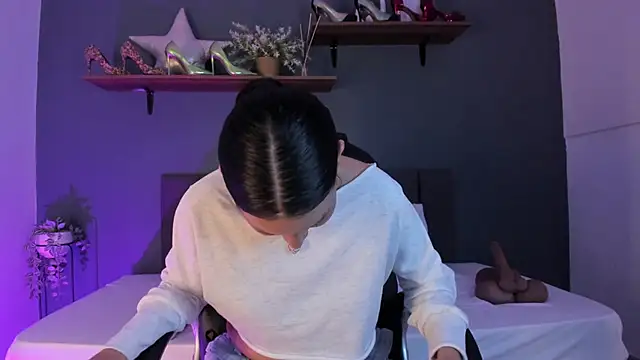 Coco-balenciaga online show from 12/01/25, 12:10