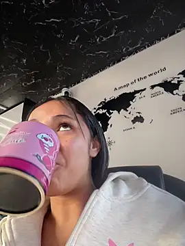Isabella-Teen online show from 05/20/26, 01:17