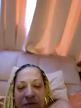 Snapshot of CherryLips80 chatting on 01/15/26, 06:00 CherryLips80 online show from 01/15/26, 06:00