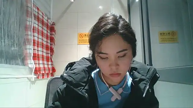 Snapshot of JennyCarpenter chatting on 12/15/25, 10:30 JennyCarpenter online show from 12/15/25, 10:30