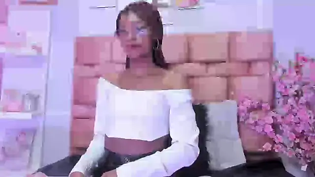 alix noa online show from 10/11/25, 07:23