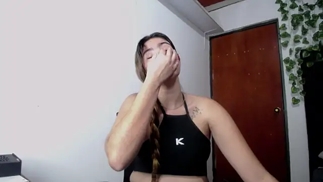 isabel 09 online show from 10/14/25, 03:07