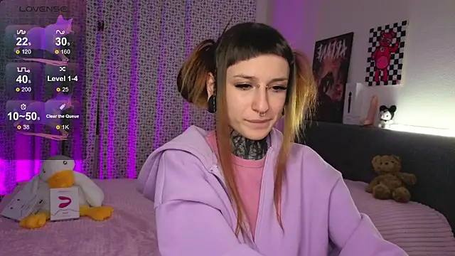 Snapshot of LilithPoison chatting on 10/31/25, 06:09 LilithPoison online show from 10/31/25, 06:09