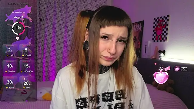 Snapshot of LilithPoison chatting on 11/05/25, 06:19 LilithPoison online show from 11/05/25, 06:19