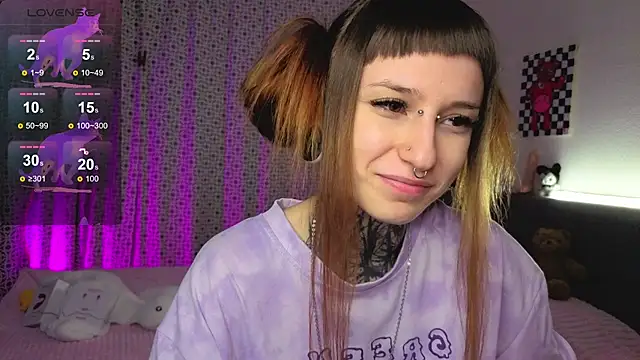 Snapshot of LilithPoison chatting on 11/06/25, 06:09 LilithPoison online show from 11/06/25, 06:09