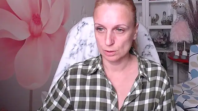 Snapshot of Venus_love1 chatting on 10/20/25, 05:24 Venus love1 online show from 10/20/25, 05:24