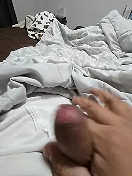 Snapshot of matatan0323 chatting on 10/24/25, 03:03 matatan0323 online show from 10/24/25, 03:03