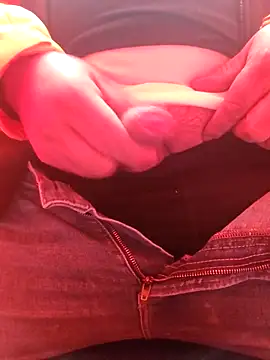 Snapshot of matatan0323 chatting on 11/12/25, 03:56 matatan0323 online show from 11/12/25, 03:56