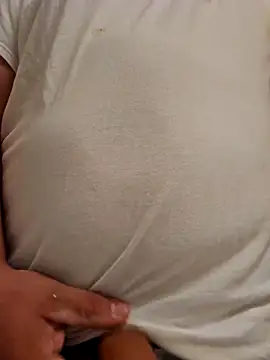 Snapshot of matatan0323 chatting on 11/29/25, 11:52 matatan0323 online show from 11/29/25, 11:52