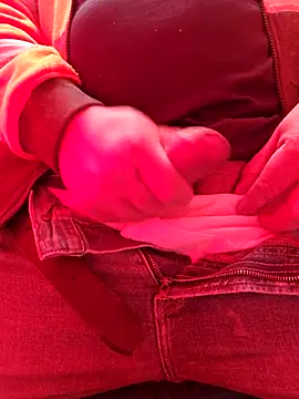 Snapshot of matatan0323 chatting on 12/04/25, 08:50 matatan0323 online show from 12/04/25, 08:50