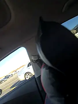 Snapshot of matatan0323 chatting on 12/15/25, 06:45 matatan0323 online show from 12/15/25, 06:45