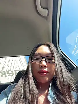 AdriaNochi online show from 07/18/26, 08:29
