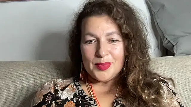 Elviora online show from 10/07/25, 07:55