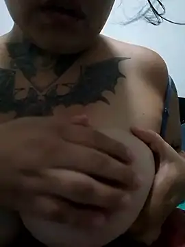 Snapshot of agnesvela chatting on 10/21/25, 05:41 agnesvela online show from 10/21/25, 05:41