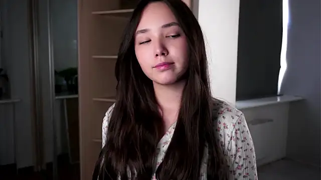 RenaeConnerley online show from 09/17/25, 04:58