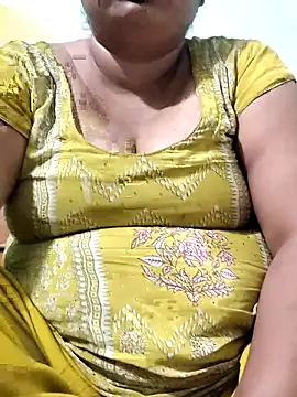 Snapshot of Mmm143 chatting on 09/18/25, 02:08 Mmm143 online show from 09/18/25, 02:08