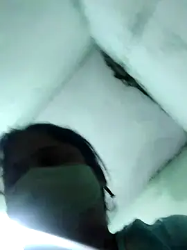 Snapshot of Mmm143 chatting on 10/05/25, 07:01 Mmm143 online show from 10/05/25, 07:01