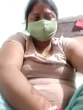 Snapshot of Mmm143 chatting on 10/13/25, 11:38 Mmm143 online show from 10/13/25, 11:38