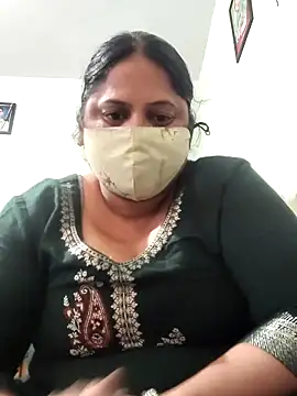 Snapshot of Mmm143 chatting on 11/30/25, 08:51 Mmm143 online show from 11/30/25, 08:51