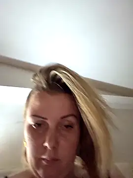 Piccolamonella29 online show from 11/22/25, 08:19