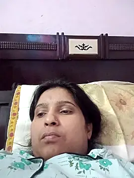 Snapshot of aliya-jaan71 chatting on 11/06/25, 01:45 aliya-jaan71 online show from 11/06/25, 01:45