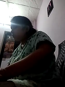 Snapshot of aliya-jaan71 chatting on 11/07/25, 04:18 aliya-jaan71 online show from 11/07/25, 04:18