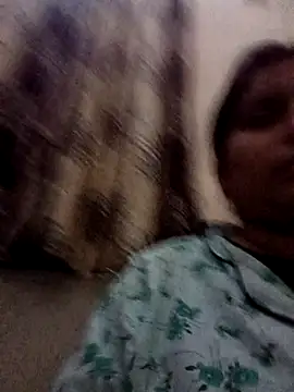 Snapshot of aliya-jaan71 chatting on 11/12/25, 04:57 aliya-jaan71 online show from 11/12/25, 04:57