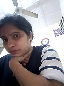 Snapshot of aliya-jaan71 chatting on 11/14/25, 06:39 aliya-jaan71 online show from 11/14/25, 06:39