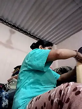 Snapshot of aliya-jaan71 chatting on 11/18/25, 05:34 aliya-jaan71 online show from 11/18/25, 05:34