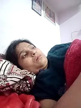 Snapshot of aliya-jaan71 chatting on 11/22/25, 01:54 aliya-jaan71 online show from 11/22/25, 01:54