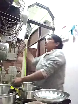 Snapshot of aliya-jaan71 chatting on 12/01/25, 05:07 aliya-jaan71 online show from 12/01/25, 05:07