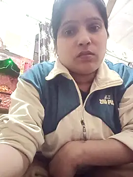 Snapshot of aliya-jaan71 chatting on 12/19/25, 04:03 aliya-jaan71 online show from 12/19/25, 04:03