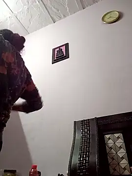 Snapshot of aliya-jaan71 chatting on 01/08/26, 02:52 aliya-jaan71 online show from 01/08/26, 02:52