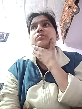 Snapshot of aliya-jaan71 chatting on 02/05/26, 07:46 aliya-jaan71 online show from 02/05/26, 07:46