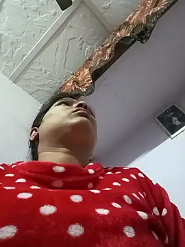 Snapshot of aliya-jaan71 chatting on 02/10/26, 02:21 aliya-jaan71 online show from 02/10/26, 02:21