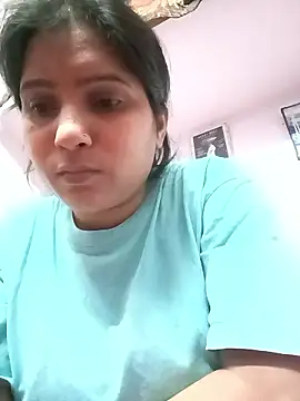 Snapshot of aliya-jaan71 chatting on 03/22/26, 09:02 aliya-jaan71 online show from 03/22/26, 09:02