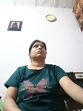 Snapshot of aliya-jaan71 chatting on 03/24/26, 01:49 aliya-jaan71 online show from 03/24/26, 01:49