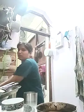 Snapshot of aliya-jaan71 chatting on 03/25/26, 06:36 aliya-jaan71 online show from 03/25/26, 06:36