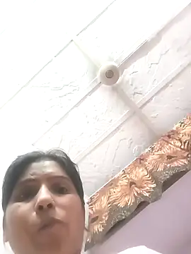 Snapshot of aliya-jaan71 chatting on 03/26/26, 04:45 aliya-jaan71 online show from 03/26/26, 04:45