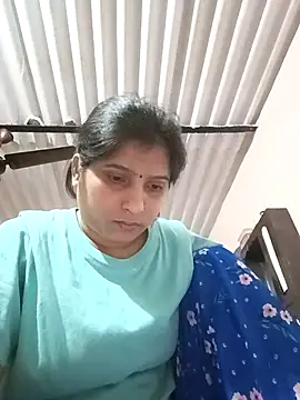 Snapshot of aliya-jaan71 chatting on 04/01/26, 01:52 aliya-jaan71 online show from 04/01/26, 01:52