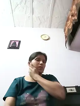 Snapshot of aliya-jaan71 chatting on 04/07/26, 08:37 aliya-jaan71 online show from 04/07/26, 08:37