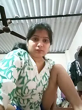 Snapshot of aliya-jaan71 chatting on 04/10/26, 08:35 aliya-jaan71 online show from 04/10/26, 08:35