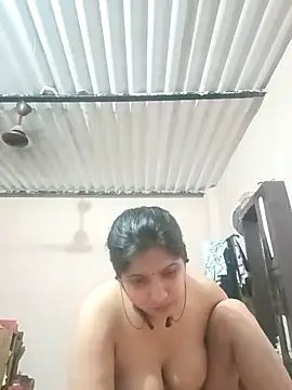 Snapshot of aliya-jaan71 chatting on 04/14/26, 09:32 aliya-jaan71 online show from 04/14/26, 09:32