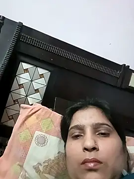 Snapshot of aliya-jaan71 chatting on 04/15/26, 10:11 aliya-jaan71 online show from 04/15/26, 10:11